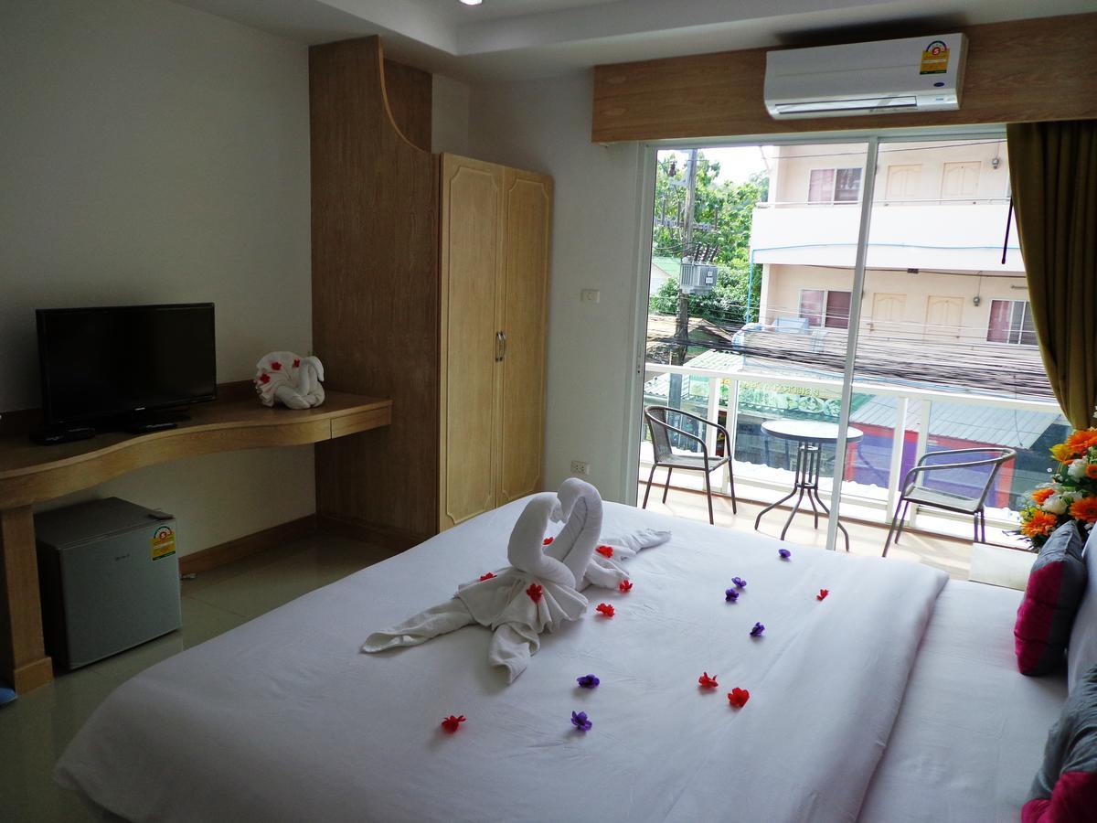 Red Sapphire Hotel Patong 외부 사진